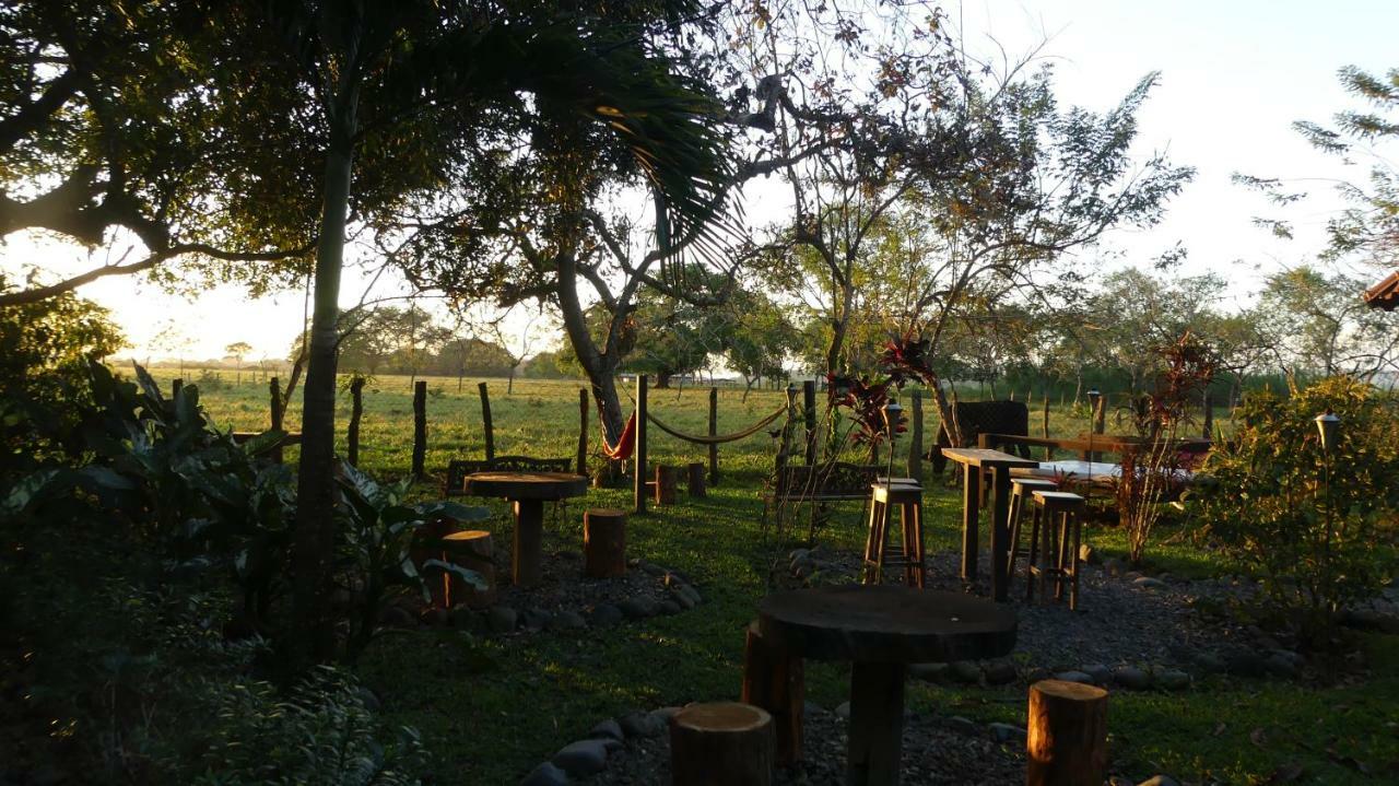 Naturalmente Boutique Bungalows Y Cocina Mediterranea Las Lajas  Eksteriør billede